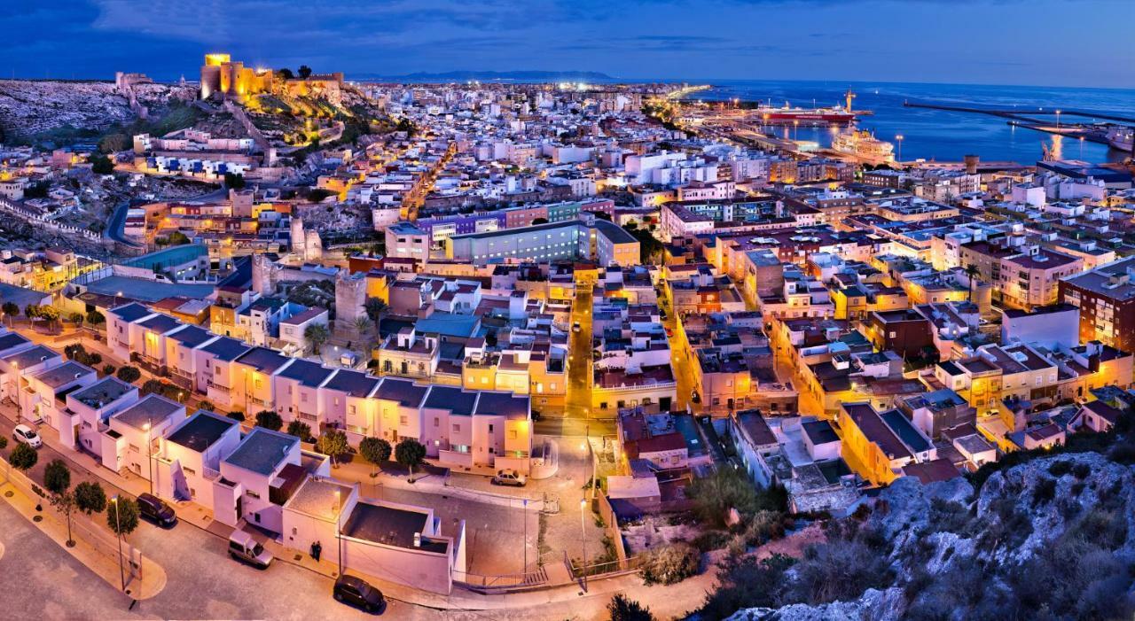 Apartamento 90 M2 En La Mejor Zona De Roquetas Roquetas de Mar Bagian luar foto