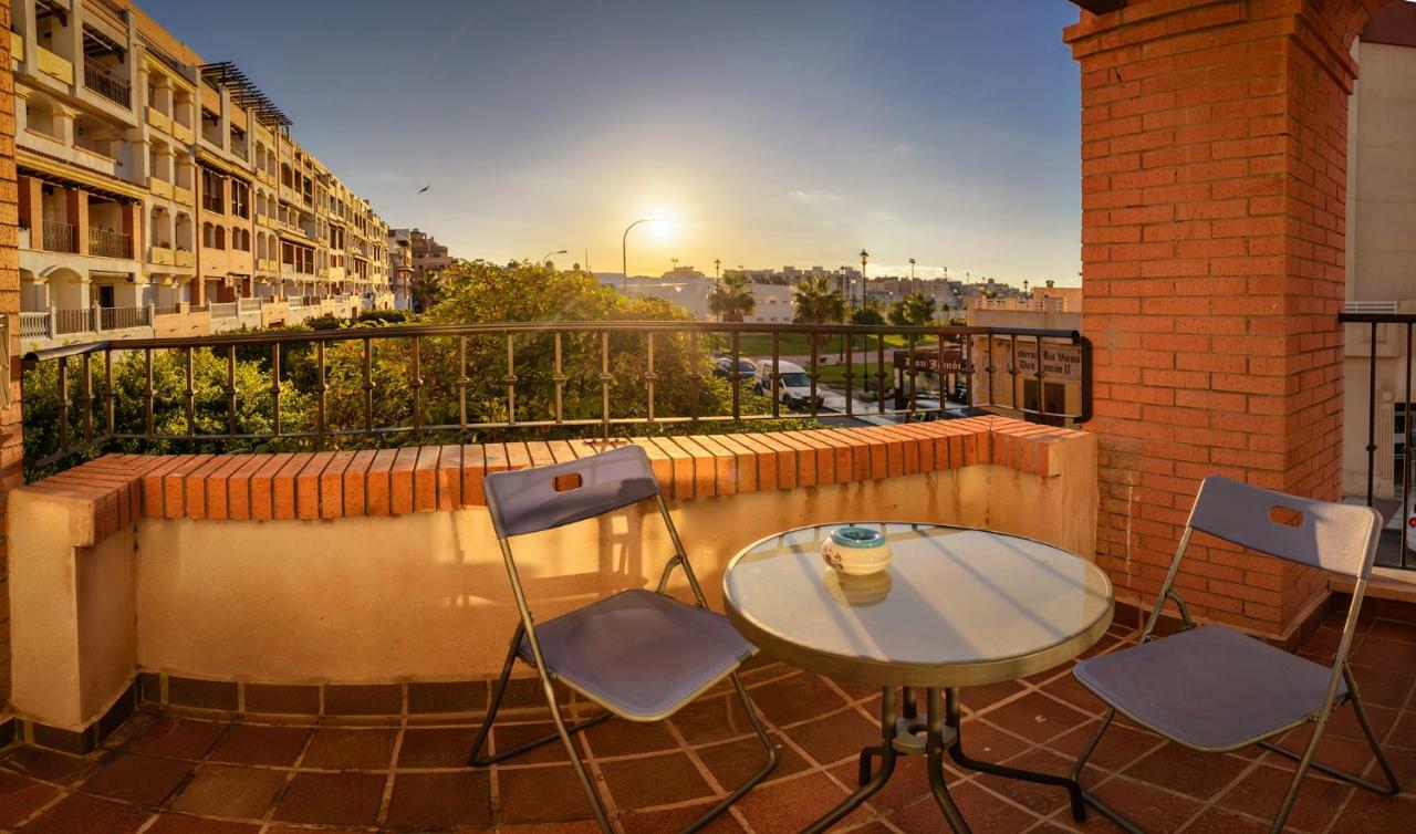 Apartamento 90 M2 En La Mejor Zona De Roquetas Roquetas de Mar Bagian luar foto
